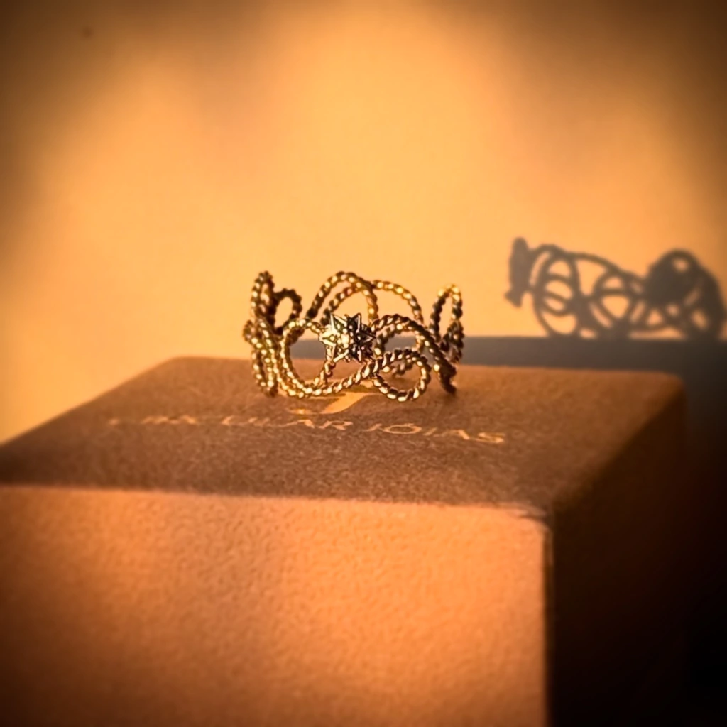 Hstern - MyCollection Anel em aramado ouro 18k com estrela