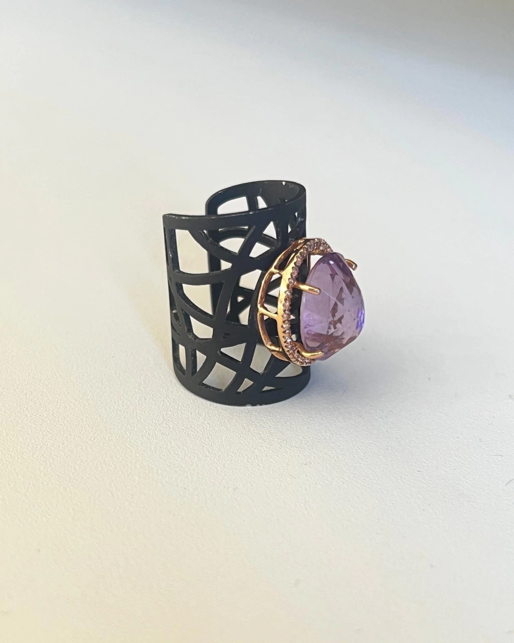 Fause Haten em Parceira com Guilherme Duque - Anel de Rutênio, Ouro Rosa 18k,