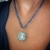 Colar com safiras naturais, fecho em ouro 18k e pingente esmaltado com passador em ouro 18k. - Circular jóias 