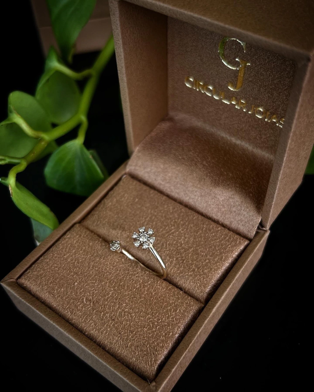 Hstern - Anel de Ouro Nobre 18K com diamantes cognac - Flores