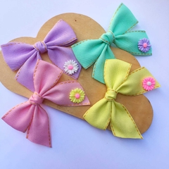 Laço Com Pontas Florzinha