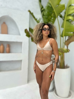 Biquíni Jade Areia na internet