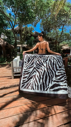 Pareô Tigre Preto/Branco - comprar online