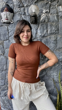 Blusa básica canelada t-shirt - Joonoon - Moda mística feminina