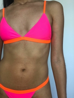 Biquíni Alê Neon Rosa e Laranja na internet