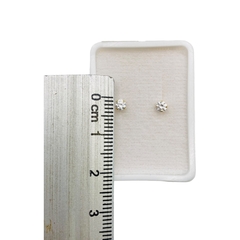Imagen de Aretes Broquel con Zirconias Blanca de 2.5mm Oro 10K