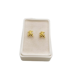 Aretes Broquel en forma de Ranitas Oro 10K - Perfumería y Regalos Guedale