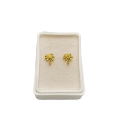 Aretes Broquel en forma de Palmeras Oro 10K - Perfumería y Regalos Guedale