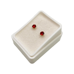 Aretes Broquel Zirconias Rojas 4mm Oro 10K - tienda en línea