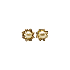 Aretes Broquel Perla con Zirconias Oro 10K en internet