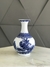 Jarrón de Porcelana azul y blanco. en internet