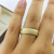 Alianças de Casamento em Ouro 18k Meia Cana Cavada 6mm Fosca e Friso Diagonal - loja online