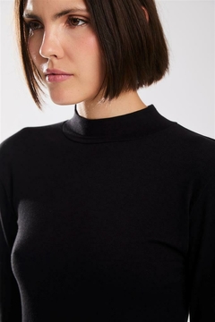 018 POLERA ML FIT KOXIS en internet