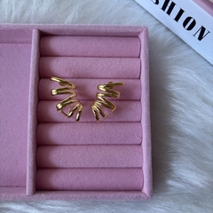 Earcuff Dourado.