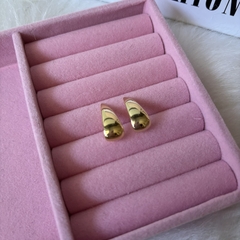 Brinco Gota Dourado.
