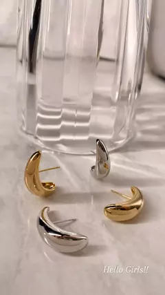 BRINCO EAR HOOK MEIA LUA na internet