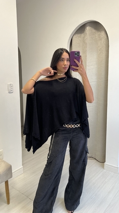 PONCHO LAVINIA na internet