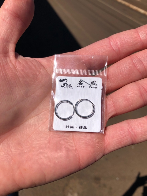 Brinco argola pequena furado A97