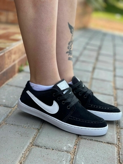 Tênis Nike SB Preto com Branco T342