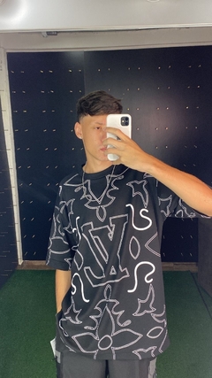 camiseta preto com branco over sized LOUIS VUITTON malha peruana M3798 - comprar online