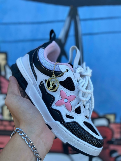 Tênis Louis Vuitton Branco com Rosa Premium T706