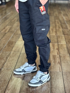 Calça cargo High Preta com punho M281 na internet