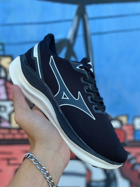 Tênis Mizuno Inspire 18 Preto com Branco T702