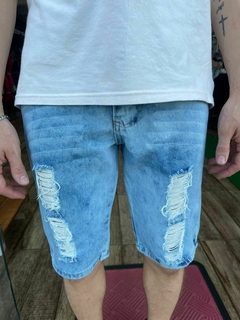Shorts Jeans Lacoste com rasgo M2931