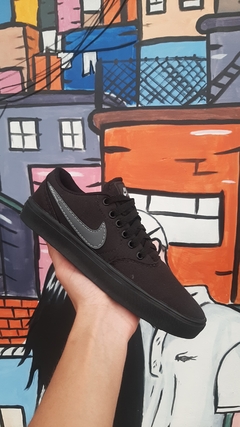 Tênis Nike Preto com Cinza T182