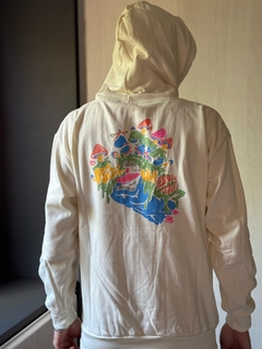 Blusa Moletom SANTA CRUZ cor off com estampa nas costas mao colorida M168 na internet