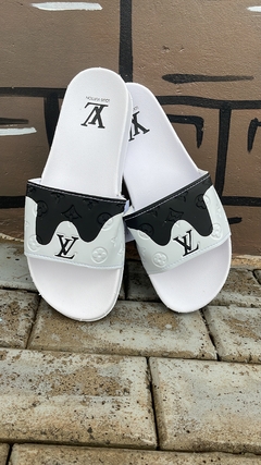 CHINELO SLIDE LOUIS VUITTON BRANCO COM PRETO T367 - comprar online