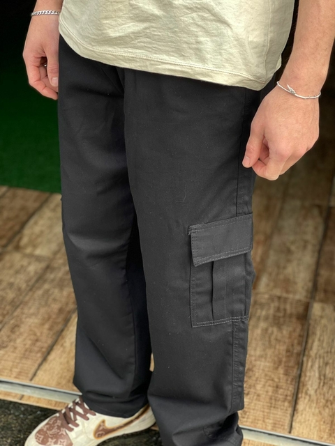 calça cargo preta sem punho com regulagem M730