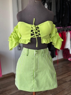Conjunto Cropped Verde com Amarração e shorts saia verde com branco M3246