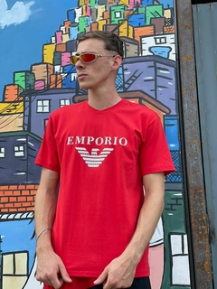 Camiseta Armani Malha Peruana Vermelho com Símbolo Emborrachado Branco M2746 - comprar online