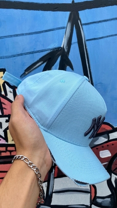 Boné NEW YORK azul claro B177 - comprar online