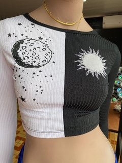 Cropped manga longa Sol e Lua Preta e Branca M2097 - comprar online