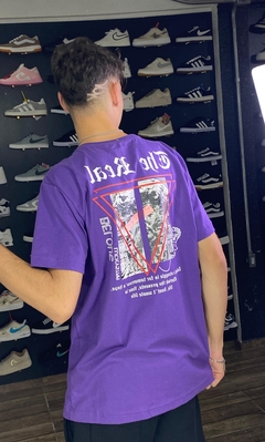 Camiseta The Real Roxo com estampa nas costas M211 - comprar online
