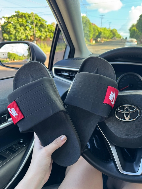 Chinelo Nike Offcourt Preto com Vermelho T673 - comprar online