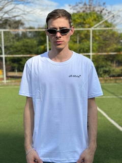 Camiseta Off White Branco com estampa de Foguinho nas costas M3424