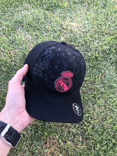 BONÉ REAL MADRID PRETO COM ROSA B78