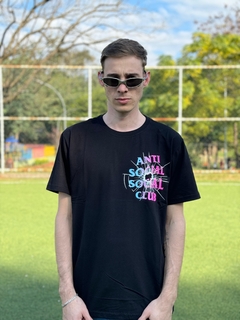 Camiseta Antissocial Preta com estampa nas costas M3416