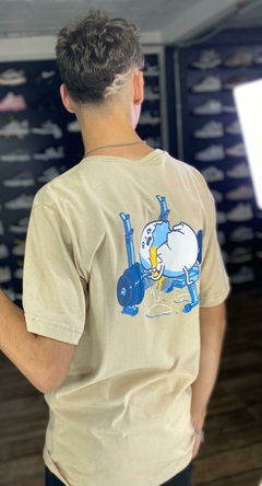 Camiseta Nike Ovo Marrom M189 - comprar online