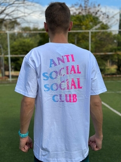 Camiseta Antissocial Branca com estampa nas costas M3415 - comprar online