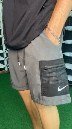 Shorts Tactel NIKE AIR cinza e preto M108 na internet