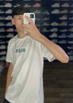 Camiseta High Off-white com estampa nas costas Alien M222 na internet