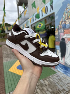 Tênis Nike Dunk Low Pro Marrom com branco T882