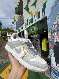 Tênis Nike Dunk Low Pro Cinza com Branco T333