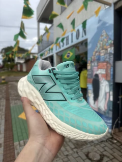 Tenis new balance azul T737