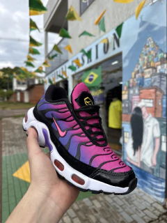 Tenis Nike TN Barcelona roxo com rosa T734