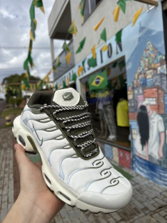 Tênis Nike TN Plus Premium Importado Bege com Verde T895
